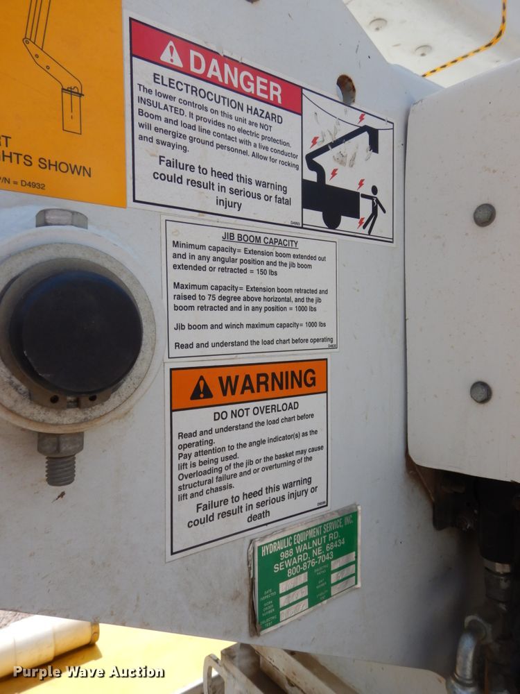 image for item DH6581 2013 Dodge Ram 5500  bucket truck