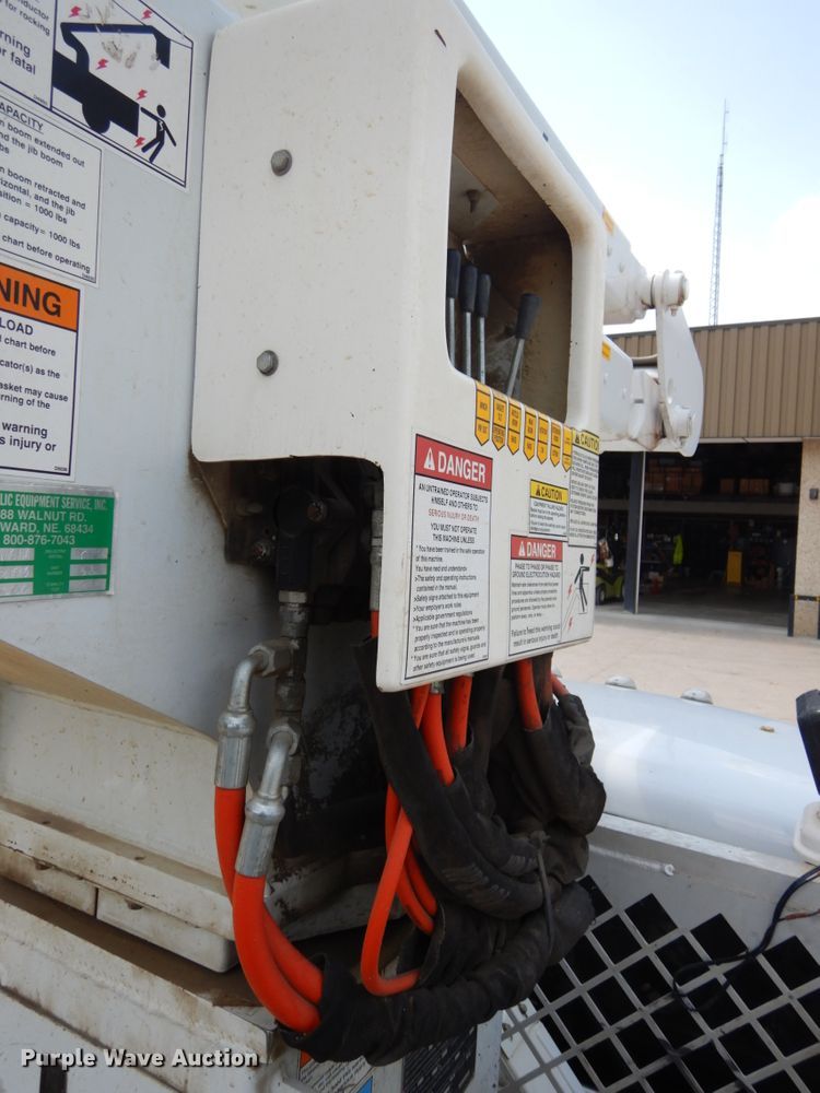 image for item DH6581 2013 Dodge Ram 5500  bucket truck