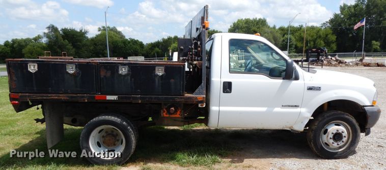 image for item DH6583 2002 Ford F450 Super Duty XL  flatbed truck