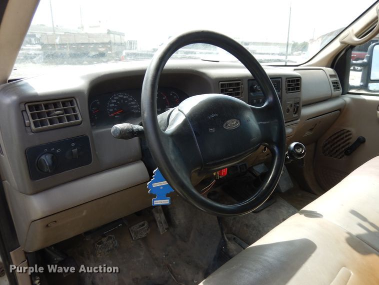 image for item DH6583 2002 Ford F450 Super Duty XL  flatbed truck