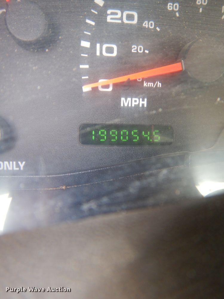 image for item DH6583 2002 Ford F450 Super Duty XL  flatbed truck