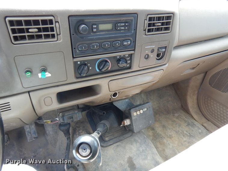 image for item DH6583 2002 Ford F450 Super Duty XL  flatbed truck