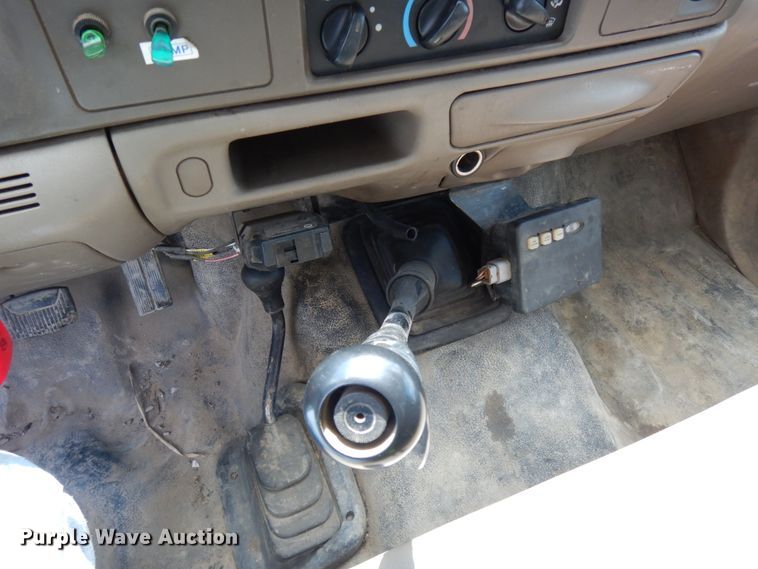 image for item DH6583 2002 Ford F450 Super Duty XL  flatbed truck