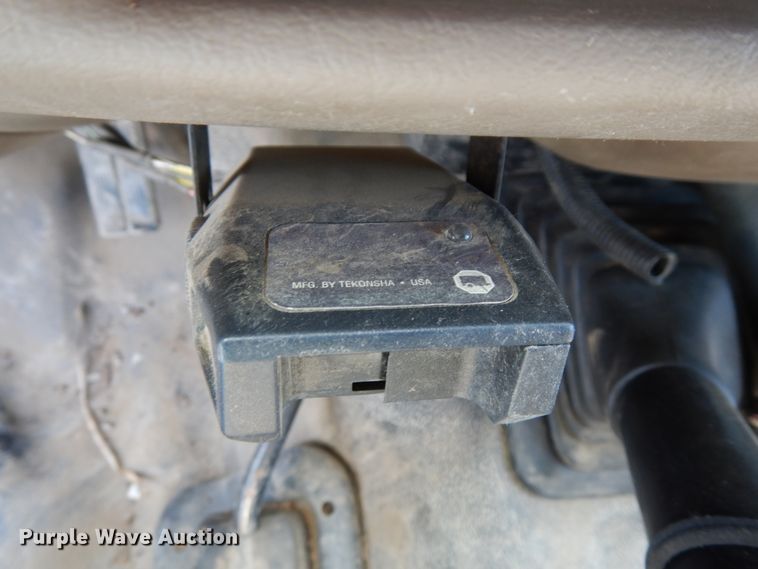 image for item DH6583 2002 Ford F450 Super Duty XL  flatbed truck