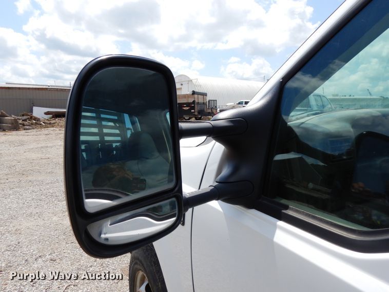 image for item DH6583 2002 Ford F450 Super Duty XL  flatbed truck