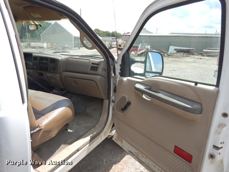 image for item DH6583 2002 Ford F450 Super Duty XL  flatbed truck