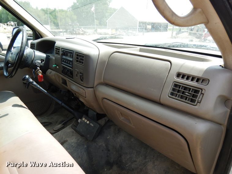 image for item DH6583 2002 Ford F450 Super Duty XL  flatbed truck