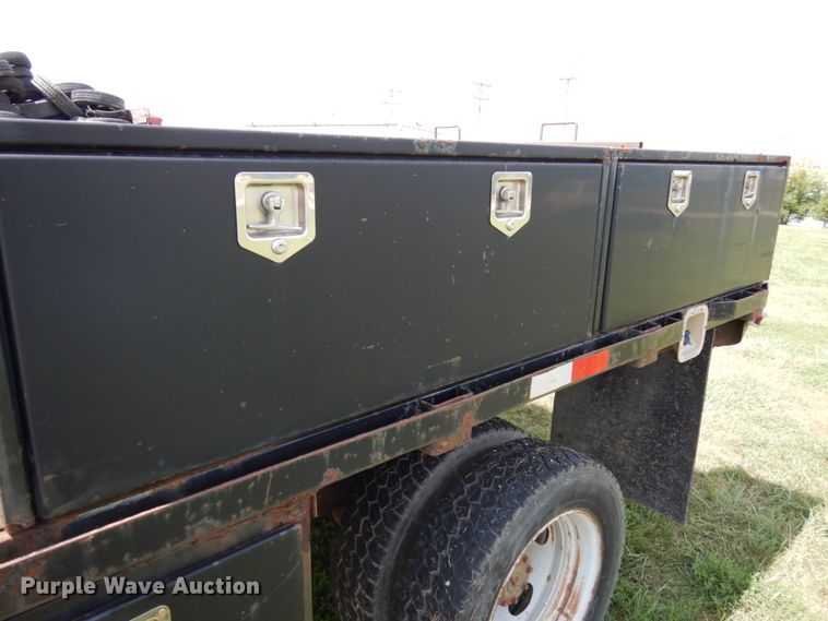 image for item DH6583 2002 Ford F450 Super Duty XL  flatbed truck