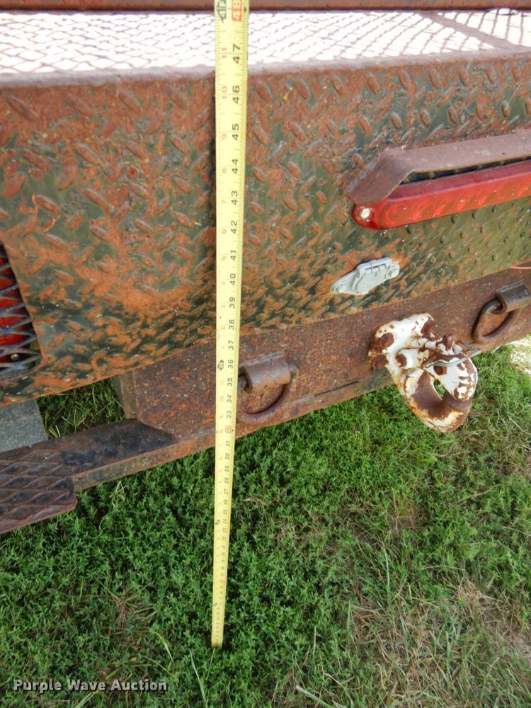 image for item DH6583 2002 Ford F450 Super Duty XL  flatbed truck