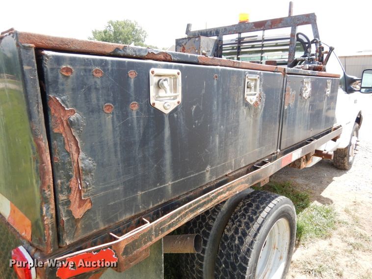 image for item DH6583 2002 Ford F450 Super Duty XL  flatbed truck