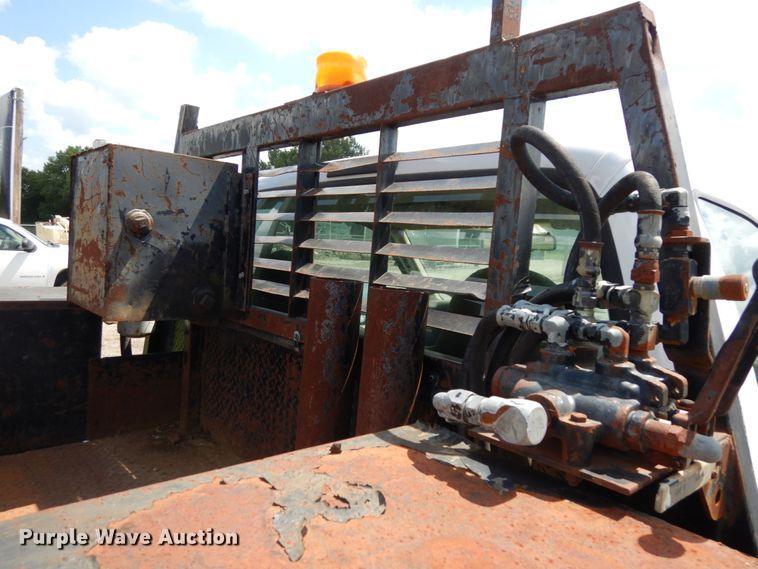 image for item DH6583 2002 Ford F450 Super Duty XL  flatbed truck