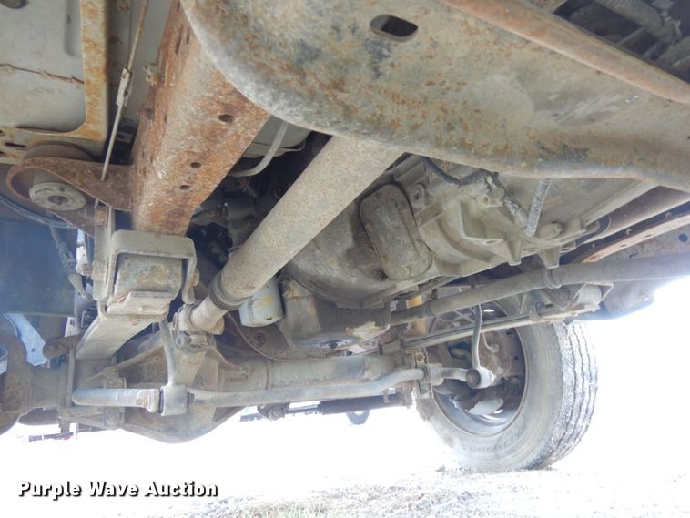 image for item DH6583 2002 Ford F450 Super Duty XL  flatbed truck