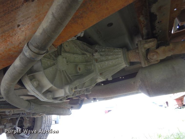 image for item DH6583 2002 Ford F450 Super Duty XL  flatbed truck