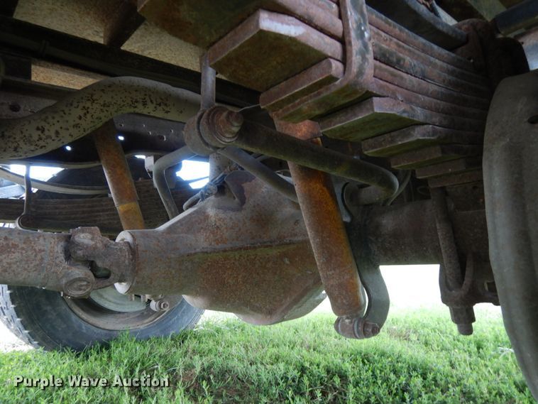 image for item DH6583 2002 Ford F450 Super Duty XL  flatbed truck