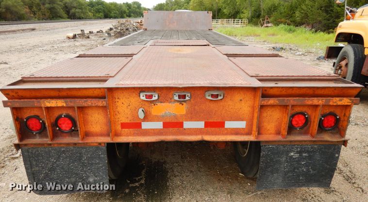 image for item DH6589 1982 Load King 252LFP low boy equipment trailer