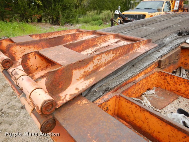 image for item DH6589 1982 Load King 252LFP low boy equipment trailer