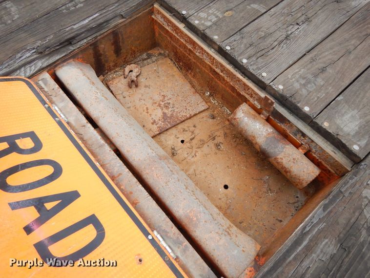 image for item DH6589 1982 Load King 252LFP low boy equipment trailer