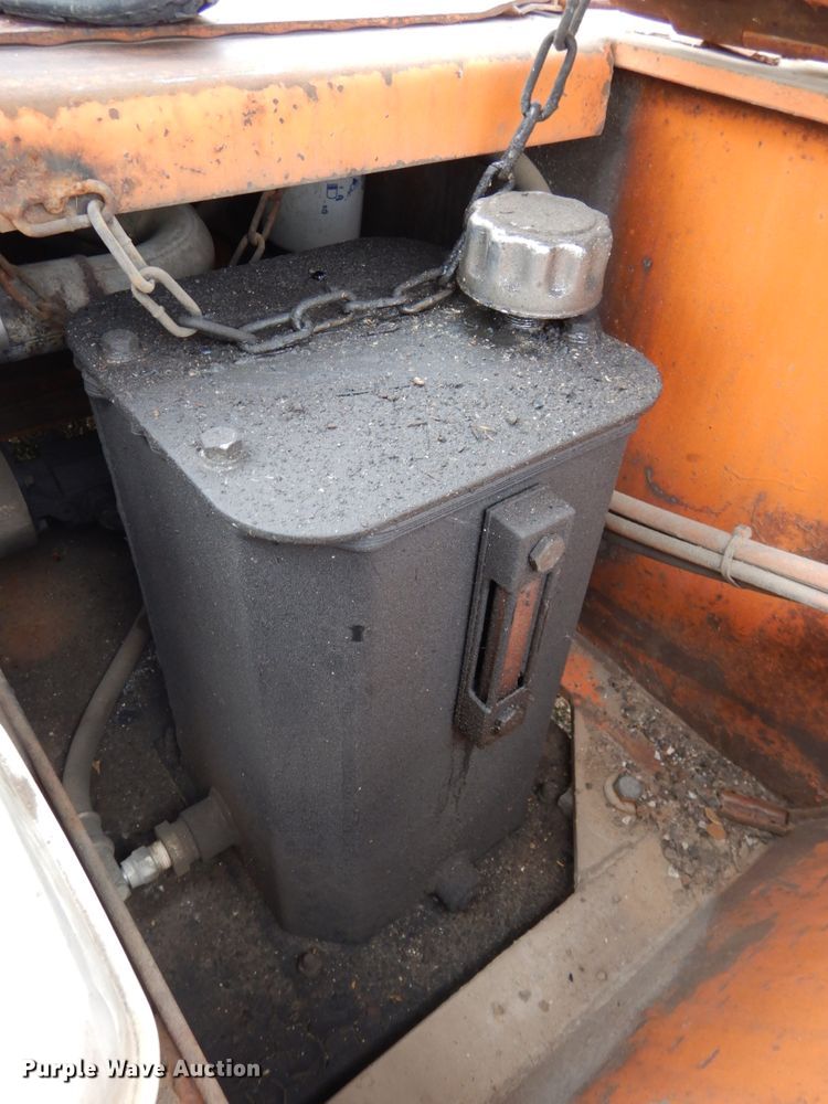 image for item DH6589 1982 Load King 252LFP low boy equipment trailer