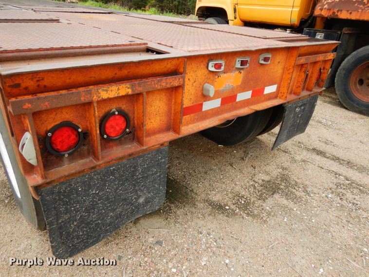 image for item DH6589 1982 Load King 252LFP low boy equipment trailer