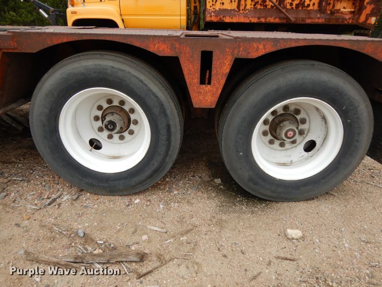 image for item DH6589 1982 Load King 252LFP low boy equipment trailer