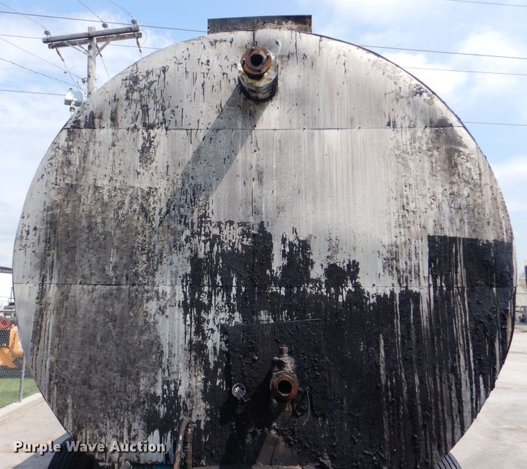 image for item DI0357 Asphalt storage tank trailer