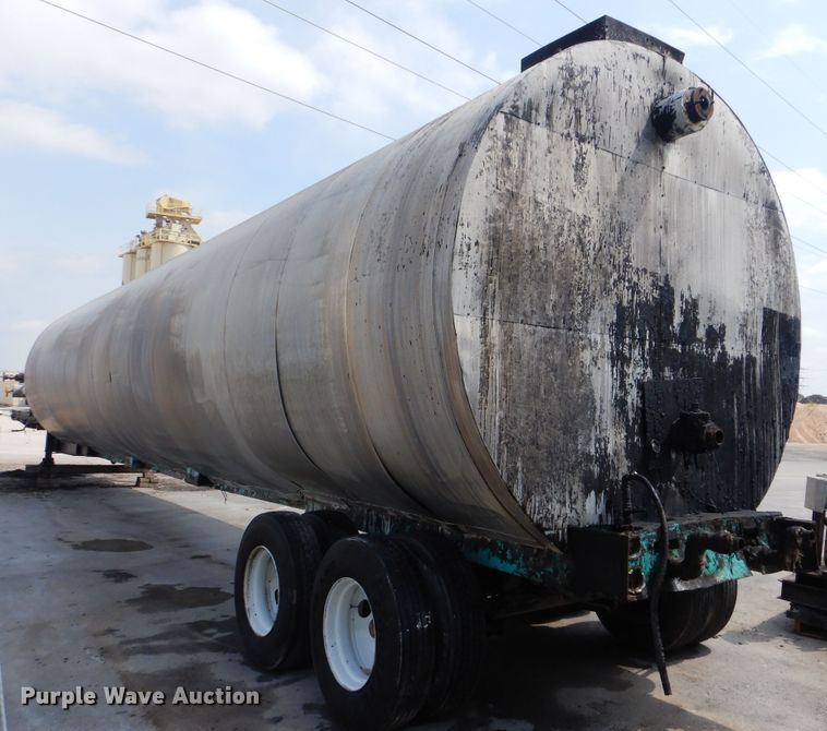 image for item DI0357 Asphalt storage tank trailer
