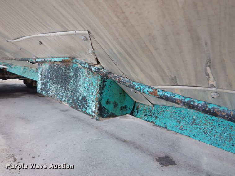 image for item DI0357 Asphalt storage tank trailer