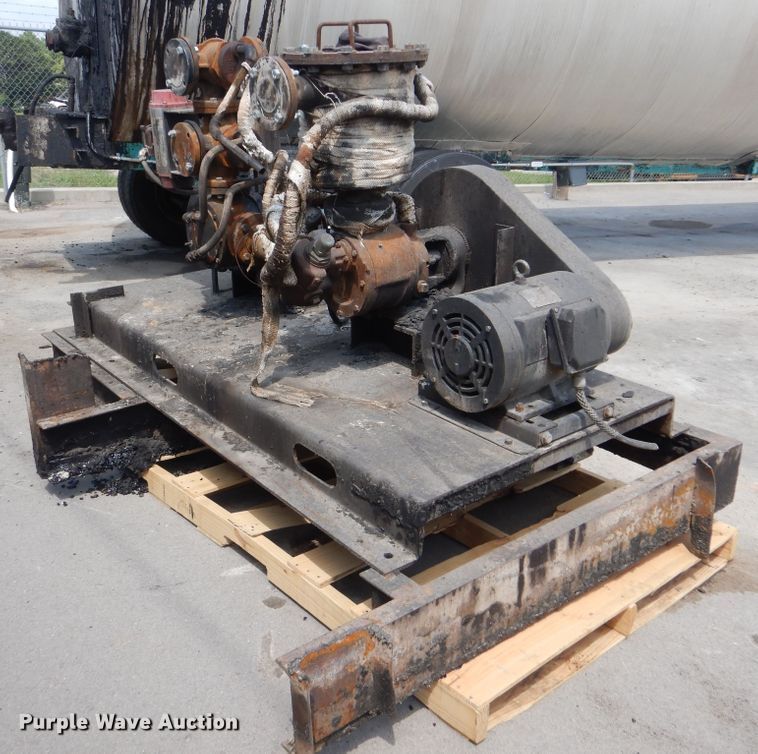 image for item DI0357 Asphalt storage tank trailer