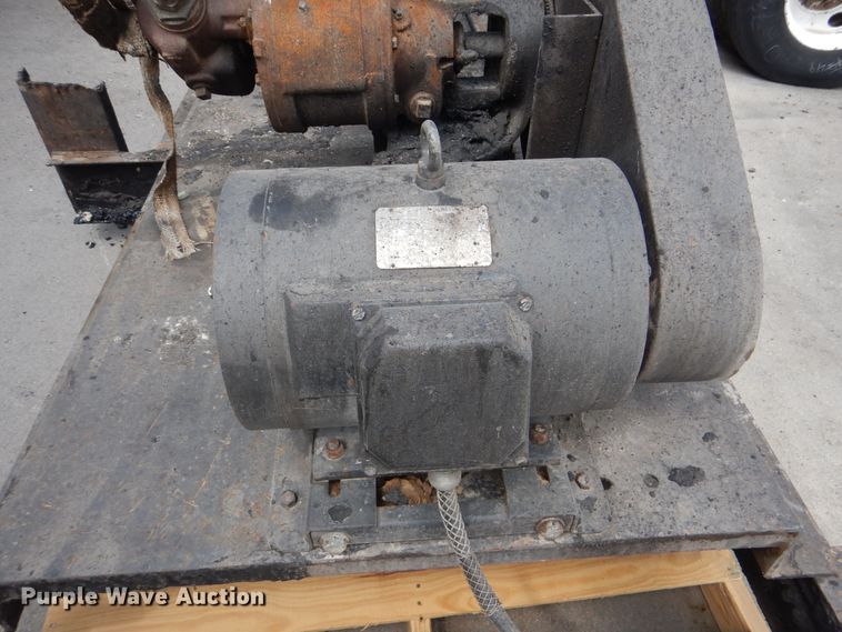 image for item DI0357 Asphalt storage tank trailer