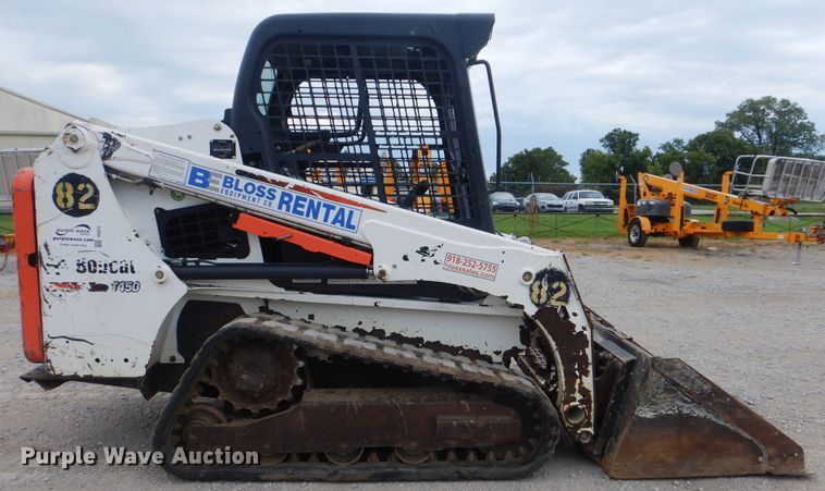 image for item DI0372 2015 Bobcat T450  tracked skid steer loader