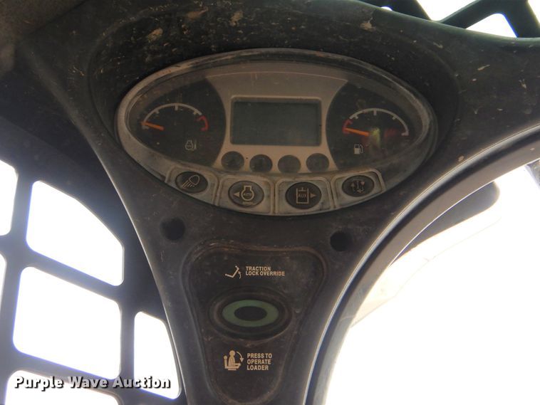 image for item DI0372 2015 Bobcat T450  tracked skid steer loader