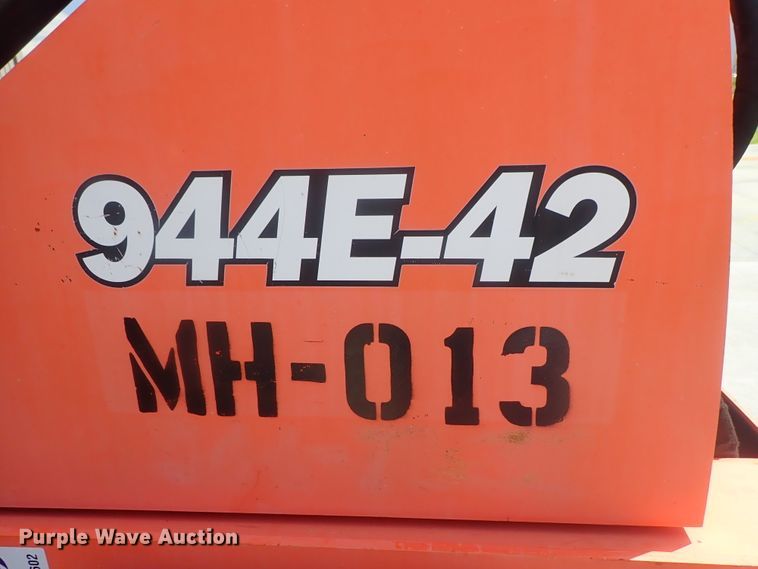 image for item DI4602 Lull 944E-42  telehandler