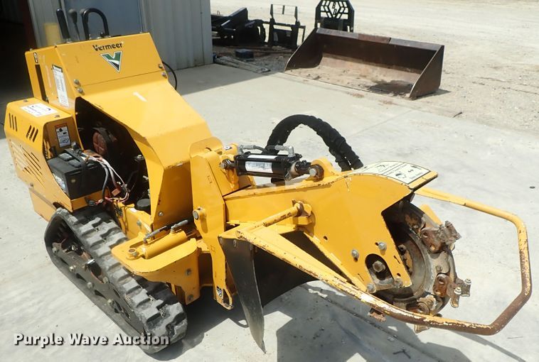 image for item DI4644 2015 Vermeer SC30TX stump grinder