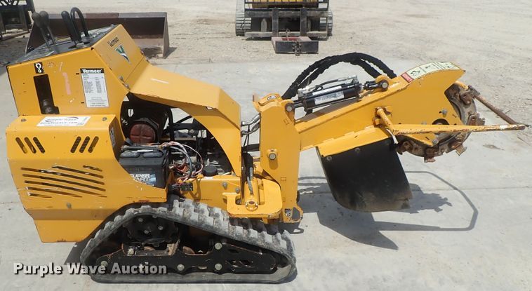 image for item DI4644 2015 Vermeer SC30TX stump grinder