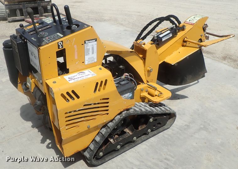 image for item DI4644 2015 Vermeer SC30TX stump grinder