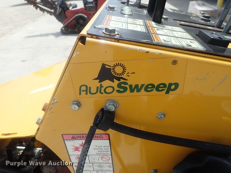 image for item DI4644 2015 Vermeer SC30TX stump grinder