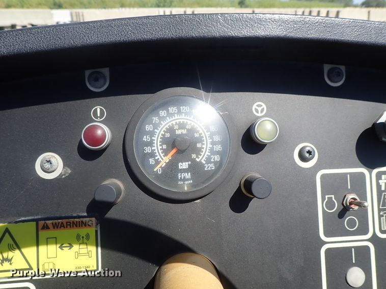 image for item DI4670 2011 Caterpillar AP1055D  paver