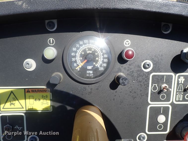 image for item DI4670 2011 Caterpillar AP1055D  paver