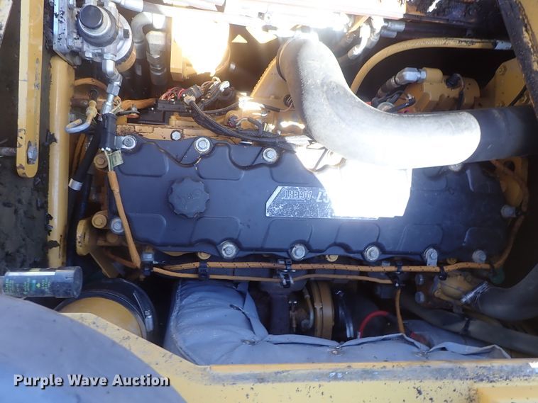 image for item DI4670 2011 Caterpillar AP1055D  paver