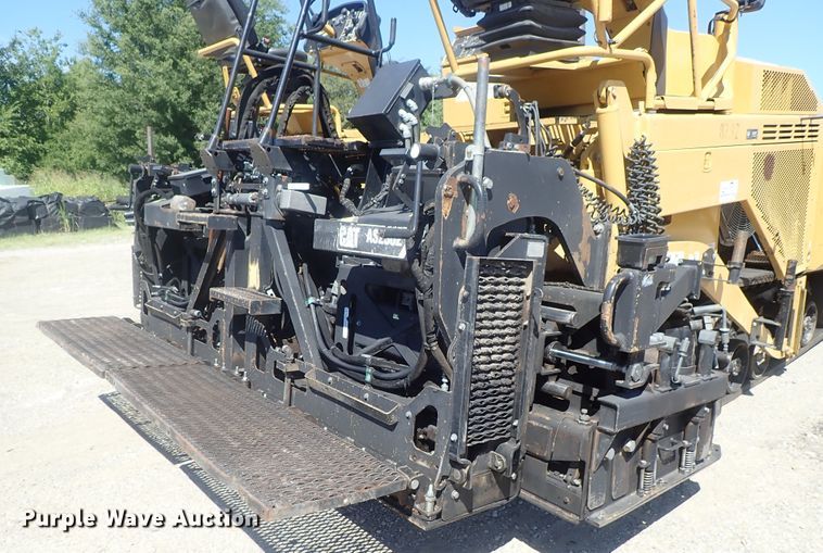 image for item DI4670 2011 Caterpillar AP1055D  paver
