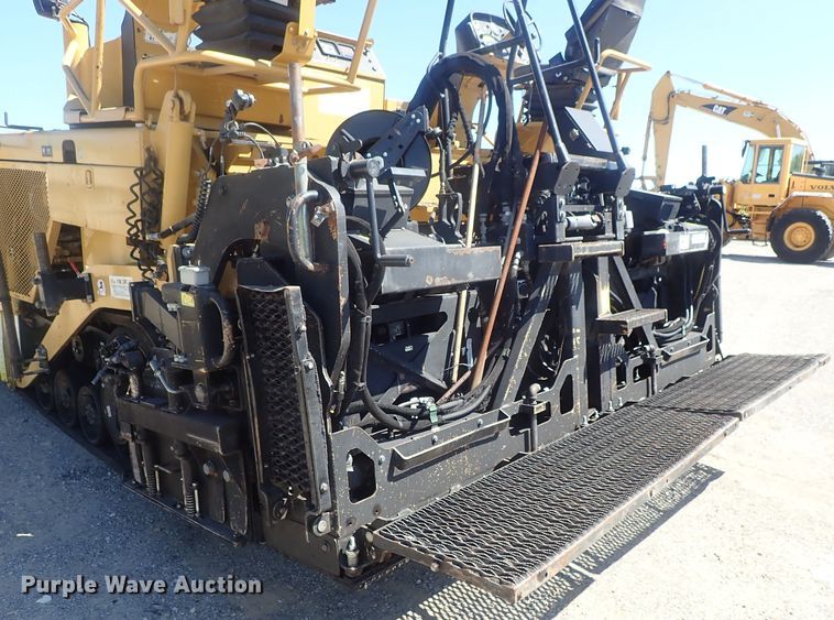 image for item DI4670 2011 Caterpillar AP1055D  paver