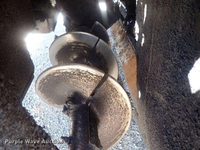 image for item DI4670 2011 Caterpillar AP1055D  paver