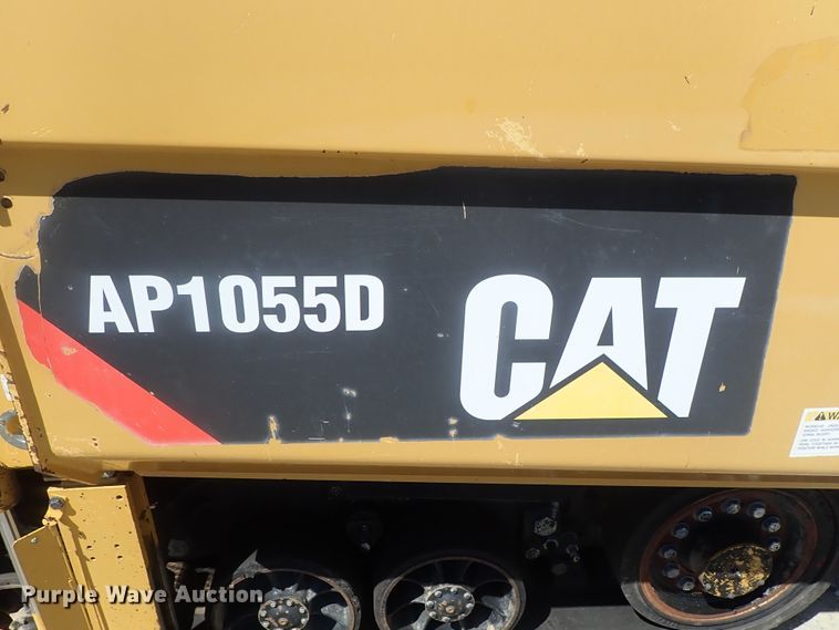 image for item DI4670 2011 Caterpillar AP1055D  paver