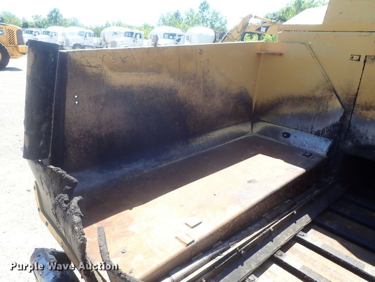 image for item DI4670 2011 Caterpillar AP1055D  paver