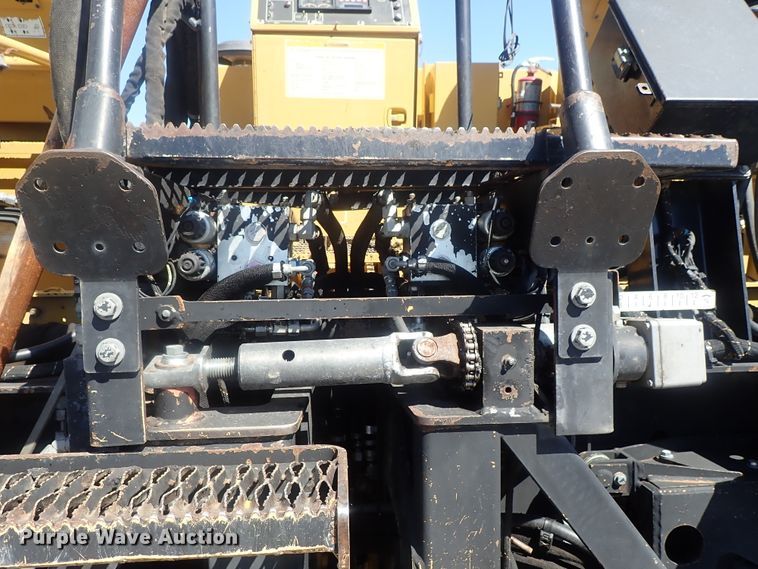 image for item DI4670 2011 Caterpillar AP1055D  paver