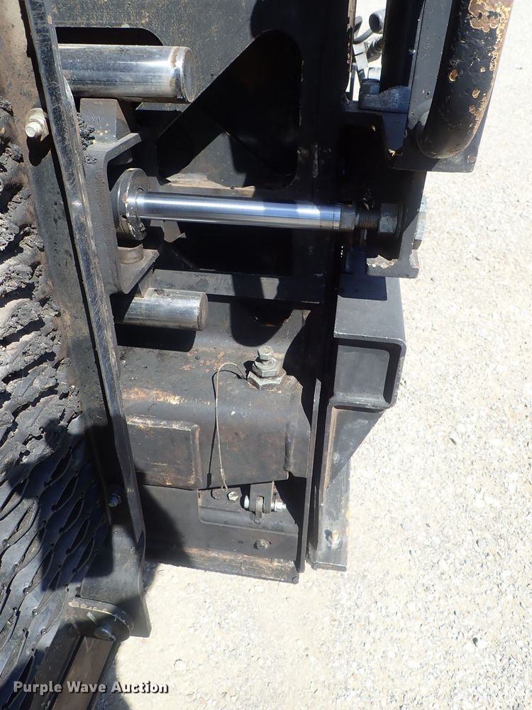 image for item DI4670 2011 Caterpillar AP1055D  paver