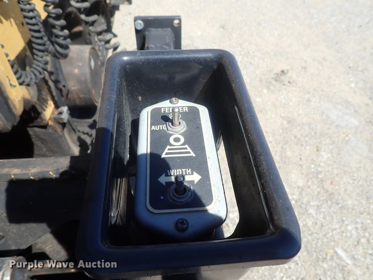 image for item DI4670 2011 Caterpillar AP1055D  paver