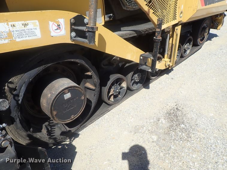 image for item DI4670 2011 Caterpillar AP1055D  paver