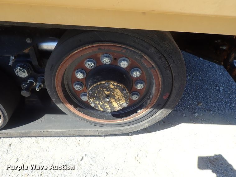 image for item DI4670 2011 Caterpillar AP1055D  paver