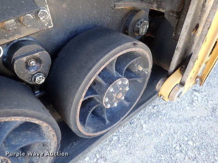 image for item DI4670 2011 Caterpillar AP1055D  paver